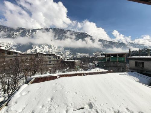 Balkon/terasa, Joeys Hostel Manali in Manali