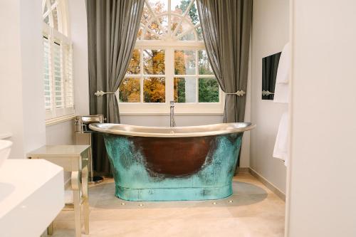 Bathroom, Royal Berkshire in Ascot