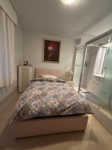 1 twin bed