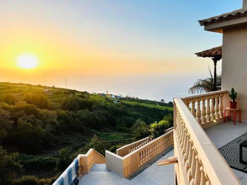 Holiday Home 'Chic Escape Villa'- Design mit Meerblick by Interhome