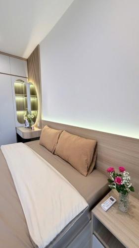 Luxury Two Bedroom Apartment - image 2