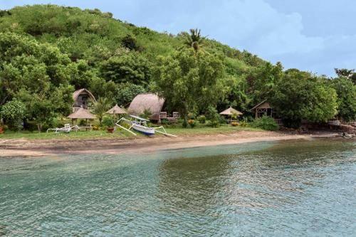 Swimming pool, Gipsy Beach Bungalows in Pelangan