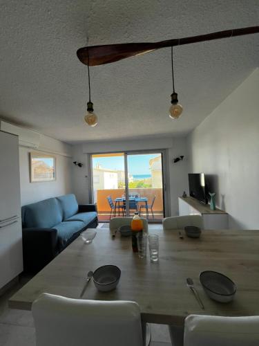 T2 Vue Mer balcon parking - image 4