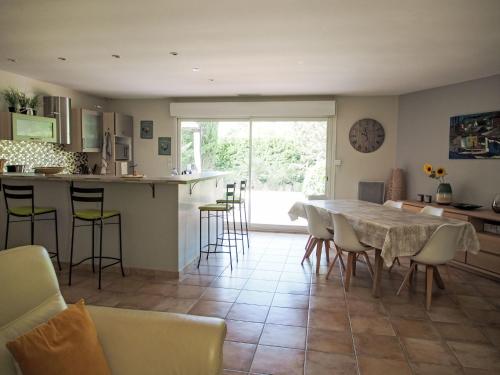 Holiday Home Urlaub im Süden zwischen Meer und Bergen by Interhome (Holiday Home Urlaub im Suden zwischen Meer und Bergen by Interhome) in Logrian-Florian