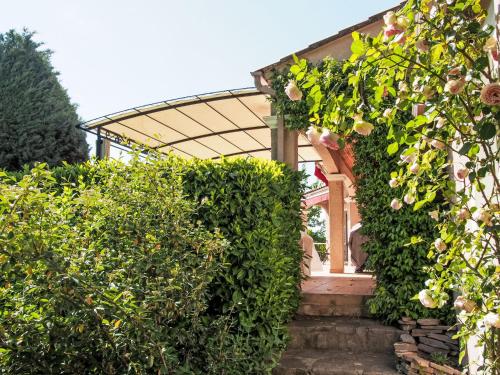 Holiday Home Urlaub im Süden zwischen Meer und Bergen by Interhome (Holiday Home Urlaub im Suden zwischen Meer und Bergen by Interhome) in Logrian-Florian