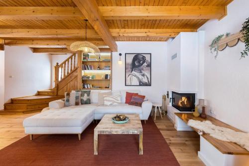 Heritage Villa Predelut - Fireplace & Baby Crib - Bran