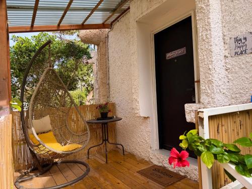 Sterling stay - stylish apartment on the seaside with a cozy garden in ナハリヤ