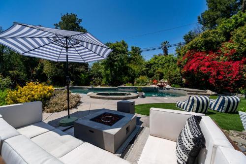設施, Newly remodeled home w pool & private back yard in 千橡