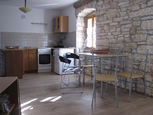 Apartment Eti and Mia mit Pool by Interhome in Muntic