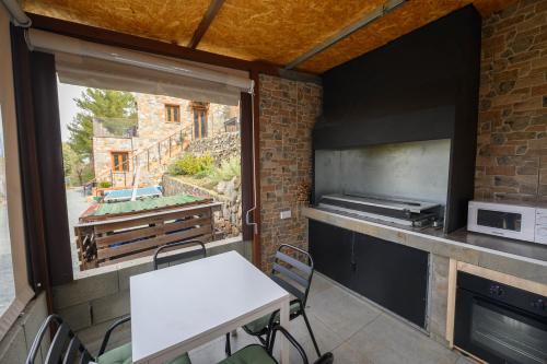 Fikardou Chalets in Ficardou