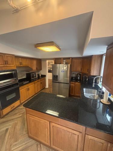 Centrally Located Lexington FUN-ZONE! Pool! Hottub! Game Room! in Blueberry Hill-Brigadoon-Stoneybrook-Baralto