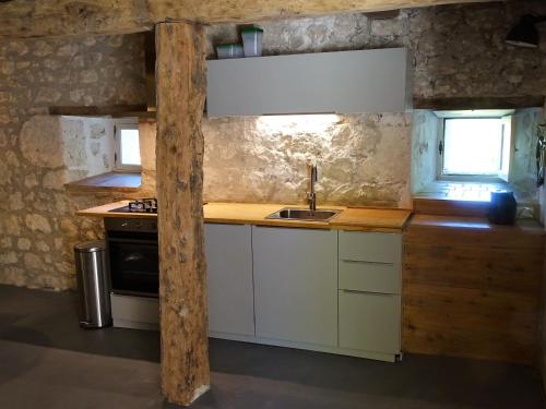Cave Le Vieux Manoir in Montaigu-de-Quercy
