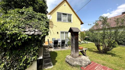 F1 - MotoGP House with garden