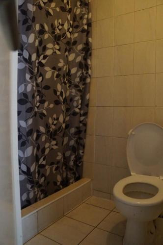 Royal Hotel - image 13