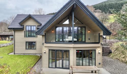 Зовнішній вигляд готелю, Highland House in Лочернхед