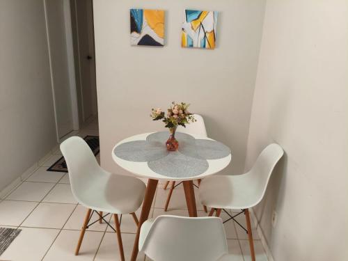 APARTAMENTO COM AR NA SALA e QUARTOS in 雅爾丁烏比拉雅拉