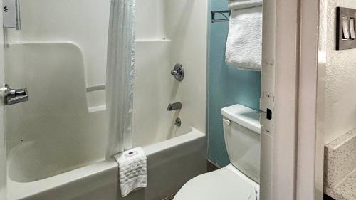 SureStay Hotel by Best Western Richland - image 12