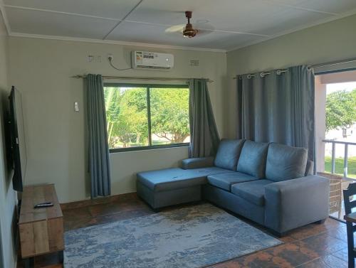 2 bedroom serviced accommodation along Zambezi River - Enjoy Game & Canoeing Safaris - Boat Cruises  in Mafuta
