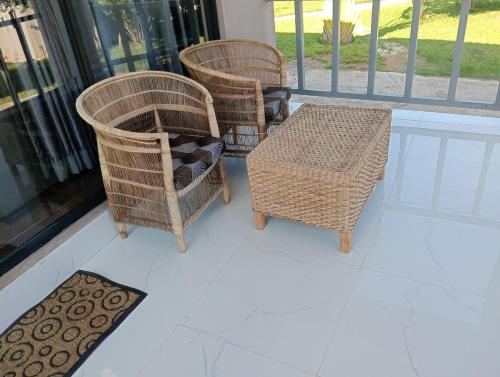 2 bedroom serviced accommodation along Zambezi River - Enjoy Game & Canoeing Safaris - Boat Cruises  in Mafuta