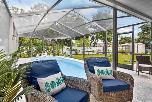 Family 3BR Apollo Beach Oasis Heated Pool BBQ CornHole in Apollo Beach
