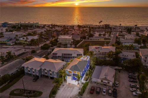 Playa Esmeralda Home! Bradenton Beach Now Open!!! in Bradenton Beach, USA