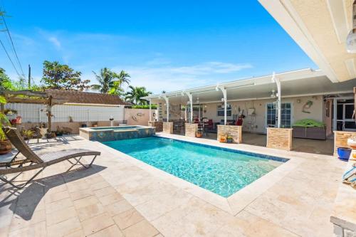 Family Tropical 4BR Oasis Pool Near Naples Beach in East Naples