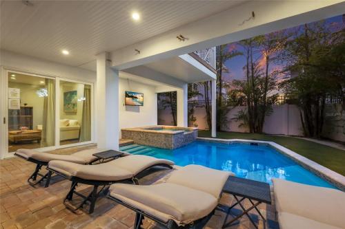 Playa Esmeralda Home! Bradenton Beach Now Open!!! in Bradenton Beach, USA