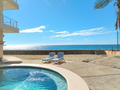 Comfortable apartment, right on the seafront