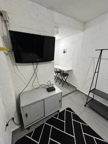 KitNet Mobiliada Zona Norte Sp in กาโชเอย์ริงยา