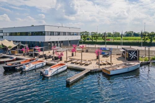 Strand, Leonardo Hotel Vinkeveen Amsterdam in De Ronde Venen