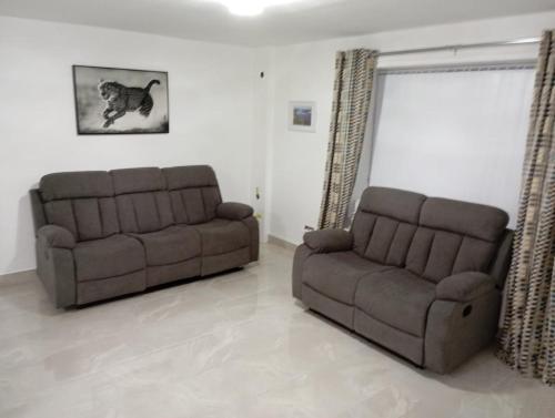 the foyle bridge apartment – khách sạn tại The Collon
