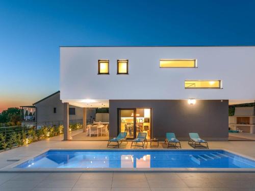 Holiday Home Ferienvilla Lea Magdalena I mit Whirlpool by Interhome - Location saisonnière - Sveti Vid-Miholjice