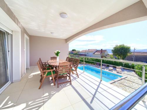 Holiday Home Villa Isabella by Interhome - Location saisonnière - Linardići