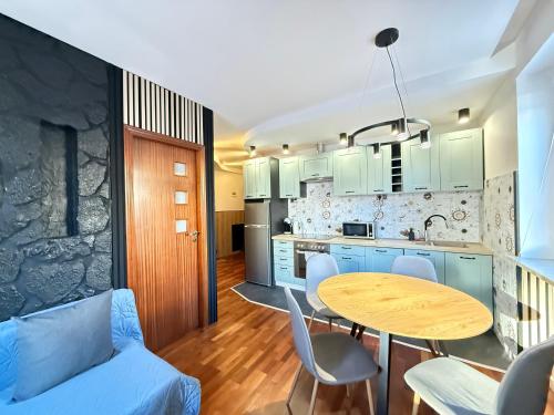 Superior Wlodarzewska, 2 rooms, 1 bedroom, Air Condition! Parking! 24h reception! - Tap to explore photos