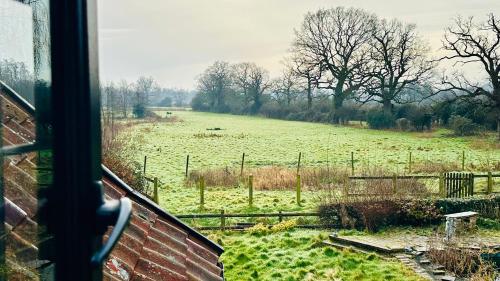 Skats, Danegelts Waveney Marshes Bed & Breakfast in Geldeston