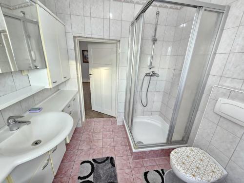 WG- Zimmer im Einfamilienhaus in 阿倫斯費爾德