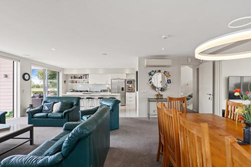 Clearwater Golf Resort - Entire Luxury Home in Northwood