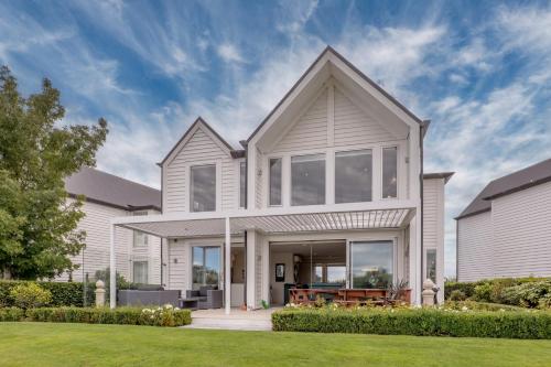 Clearwater Golf Resort - Entire Luxury Home in Northwood