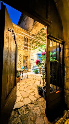 Exterior view of La Lanterne Chambres d'Hotes