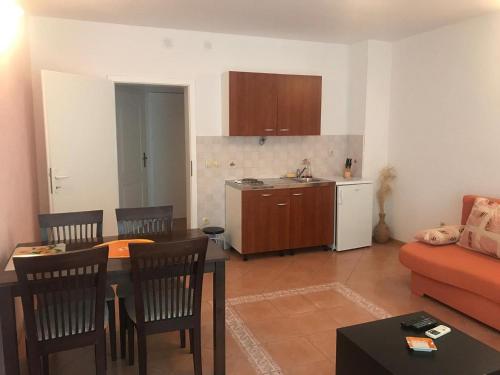 Apartments Semafor - One Bedroom Apartment with Terrace and Sea View A3 - Location saisonnière - Poljica