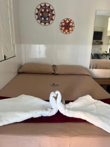 1 double bed, 1 twin bed