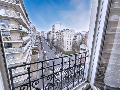 Au Fleuri hotel in 20th - Menilmontant