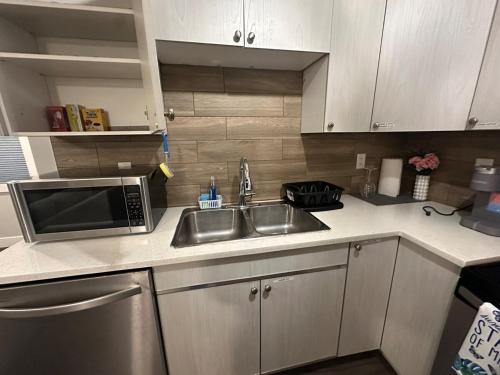 Kitchen, Stylish Open Cozy & Contemporary Living Space in Prince George (BC)