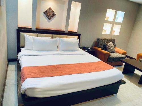 Roxas Midtown Hotel - Tap to explore photos