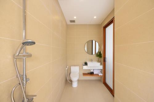 room detail thumbnail 2