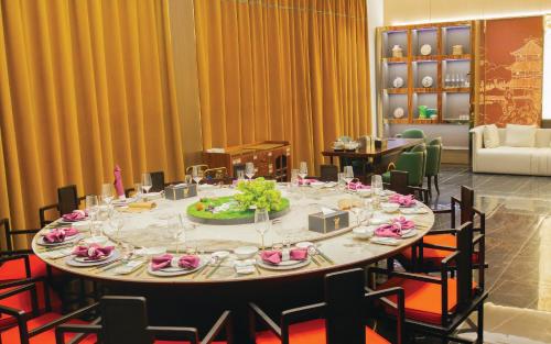 Restaurant, Wisney Hotel in Victory Beach