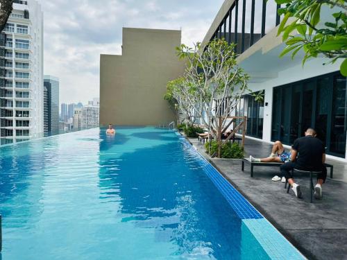 Majestic Suites Klcc BY Mimi - image 12