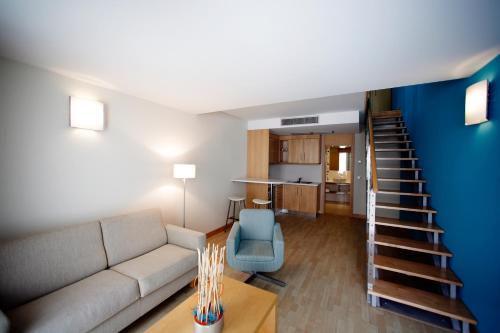 Family Room (2 Adults + 2 Children) image 10