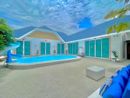 บรรเจิด วิลล่า บีช@สิชล Room Type - Three-Bedroom Vacation Home 