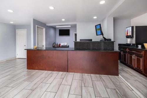 Super 8 by Wyndham Portsmouth - Norfolk in Portsmouth, USA